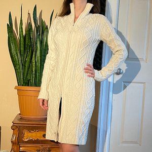 Front zip thick knit sweater dress.